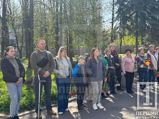 У Криворізькій гімназії №90 відкрили меморіальні дошки на честь В’ячеслава Лисенка та Володимира Іванова