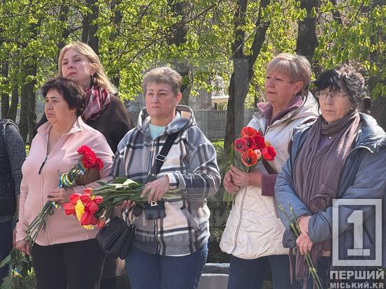 У Криворізькій гімназії №90 відкрили меморіальні дошки на честь В’ячеслава Лисенка та Володимира Іванова