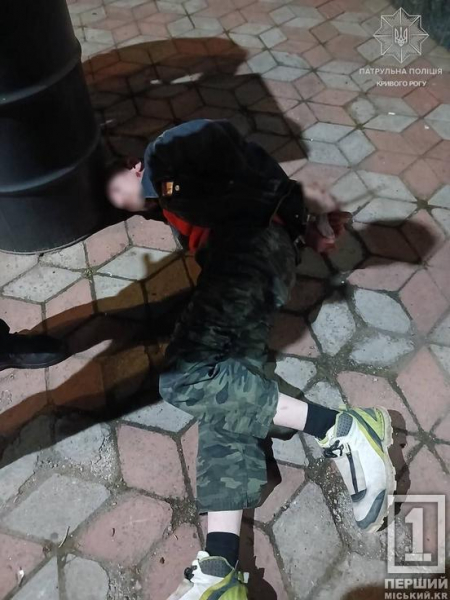 Уночі штурмував вітрину: на Центральному проспекті патрульні «прийняли» агресивного крадія