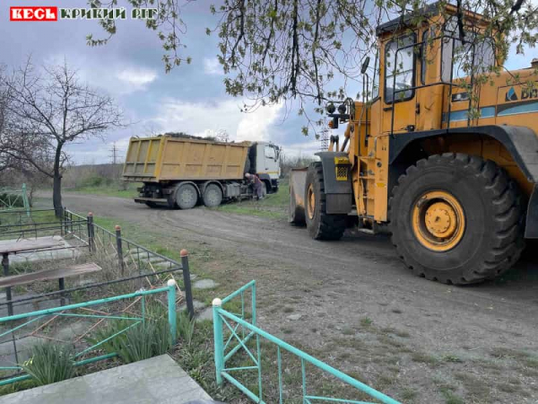 Прибирання на території кладовища в Інгулецькому районі Кривого Рогу