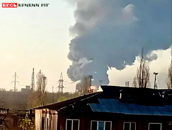 Сильна пожежа на місці влучання шахеда по Кривому Рогу