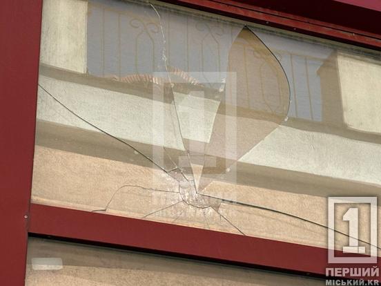 Вибиті шибки та постраждалі: через удар «шахеда» по Кривому Рогу травмувався чоловік
