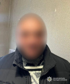 Викрав телефон у готелі, а згодом ошукав військовослужбовця: на Дніпропетровщині затримали зловмисника