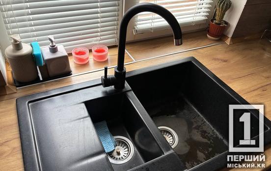 Внаслідок прильотів постраждала інфраструктура «Кривбасводоканалу»: перелік адрес, де три дні не буде води