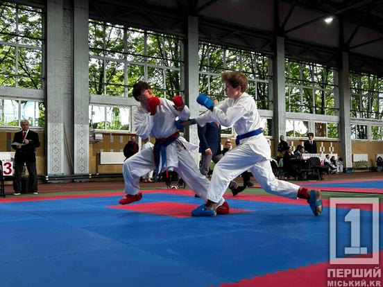 Впевненість у рухах та власних можливостях: Криворізькі каратисти привезли понад 150 медалей із чемпіонату України