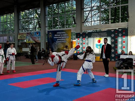 Впевненість у рухах та власних можливостях: Криворізькі каратисти привезли понад 150 медалей із чемпіонату України