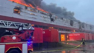 Вранці росіяни вдарили по Луцьку: пошкоджено термінал Нової пошти, продуктовий склад і житловий будинок