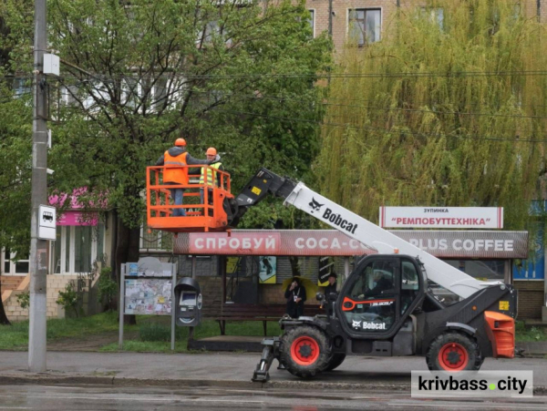 Зручність для пасажирів: у Кривому Розі збільшують кількість електронних табло на зупинках