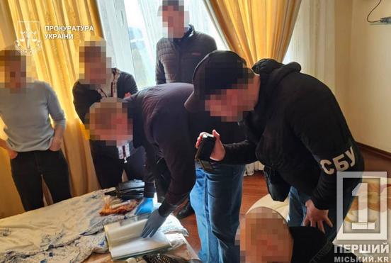 Бізнес на крові й мільйони в кишеню: правоохоронці Дніпропетровщини висунули обвинувачення власнику заводу в Луганську