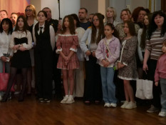 До 251-ї річниці від дня заснування Кривого Рогу у місті пройшла виставка творчих робіт учасників дитячого конкурсу «Малюй. КР»