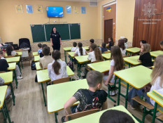 Літо без ризиків: криворізькі поліцейські нагадують правила поведінки під час канікул