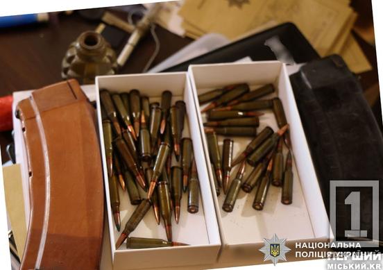 Мільйонні прибутки, арсенал зброї та підпільні казино: на Дніпропетровщині ліквідували масштабну наркомережу