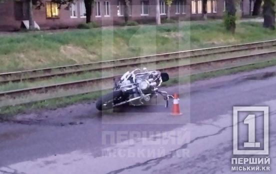 На Червоній автобус підрізав байкера та поїхав далі: водія наздогнали очевидці