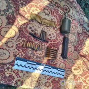 На Дніпропетровщині правоохоронці  викрили місцевого жителя, який незаконно зберігав зброю та боєприпаси