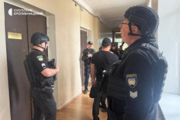 На Кіровоградщині  у будівлі Світловодської міськради сталась стрілянина