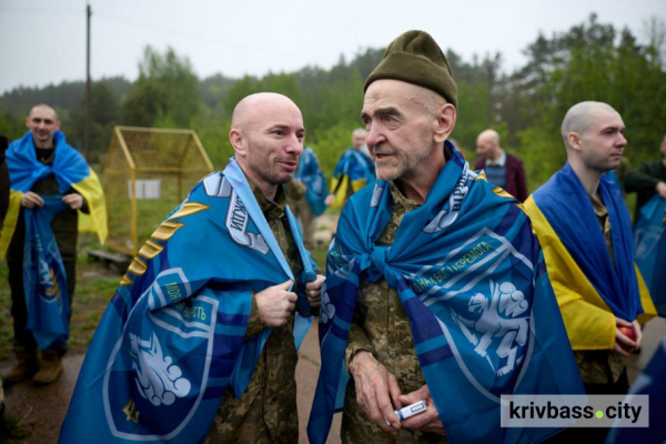 Нарешті вдома після років в полоні: серед звільнених українських захисників - криворізький нацгвардієць