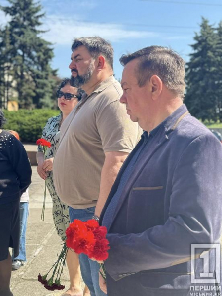 Назавжди в спогадах близьких: три криворізькі гімназії відкрили пам’ятні дошки своїм випускникам-Героям