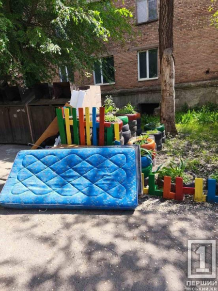 «Не сміття найгірше, а байдужість»: криворіжці влаштували стихійне звалище біля будинку