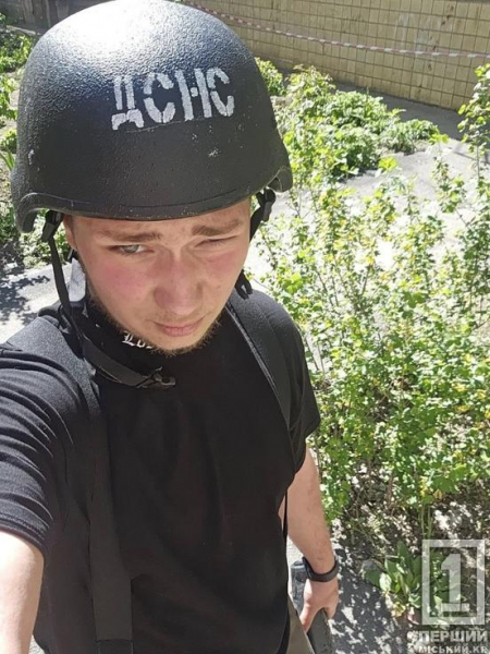Одразу кинувся у гущавину подій: 10-класник із Кривого Рогу Назар Ручка допомагав рятувати будинок після атаки дрона