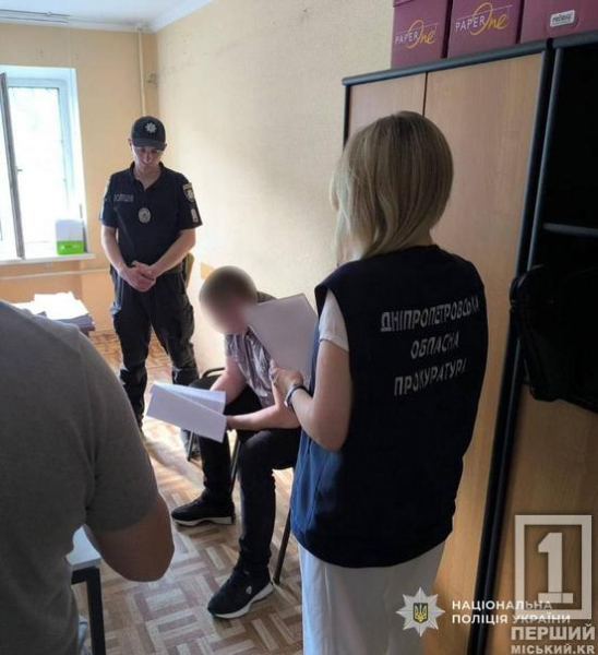 Платний «імунітет» від ТЦК за 6 тис доларів: на Дніпропетровщині адвокат вимагав хабар