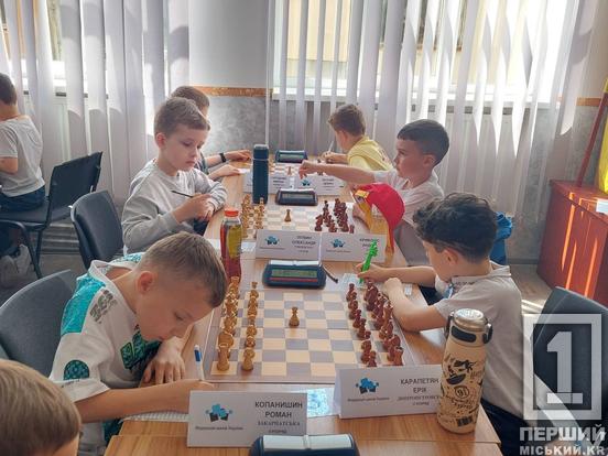 Подвійний бронзовий успіх: 7-річний криворіжець Ерік Карапетян блискуче виступив на ЧУ з шахів