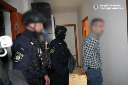Продаж гуманітарки на ринку: викрито схему на 44 млн грн