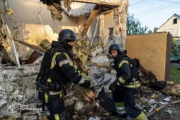 Росіяни атакували безпілотниками Харків і передмістя: загинула жінка