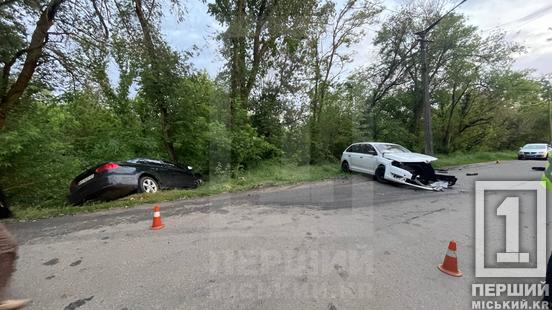 Розтрощені «передки» і 4 постраждалих: у районі Ставків була автотроща за участі Volkswagen та Skoda