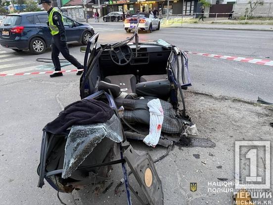 Смертельна аварія у Дніпрі: легковик влетів у зупинку, є загибла та постраждалі