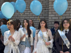 Сьогодні у Кривому Розі понад 10 тисяч випускників попрощалися зі школою
