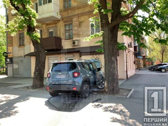 Tesla проти Jeep: масштабна аварія з вогнем у центрі міста