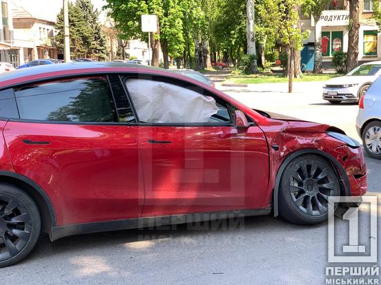 Tesla проти Jeep: масштабна аварія з вогнем у центрі міста