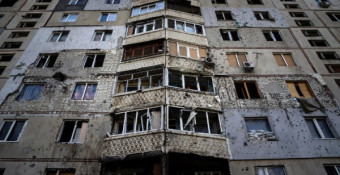 У Херсоні російський безпілотник влетів у квартиру з людьми