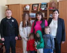 У Кривому Розі під час перевірки вилучили одразу чотирьох дітей, які перебували у небезпечних умовах проживання