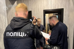 У Кривому Розі викрили організатора міжнародної шахрайської схеми, учасники якої ошукали іноземні компанії на 7 млн грн