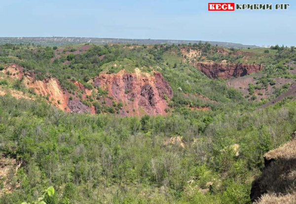Провалля підбирається до житлової забудови в Кривому Розі