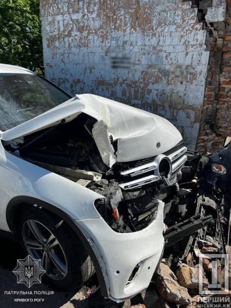 Врізалася в зупинку, а потім вирішила випити: стали відомі нові подробиці ДТП на Змичці