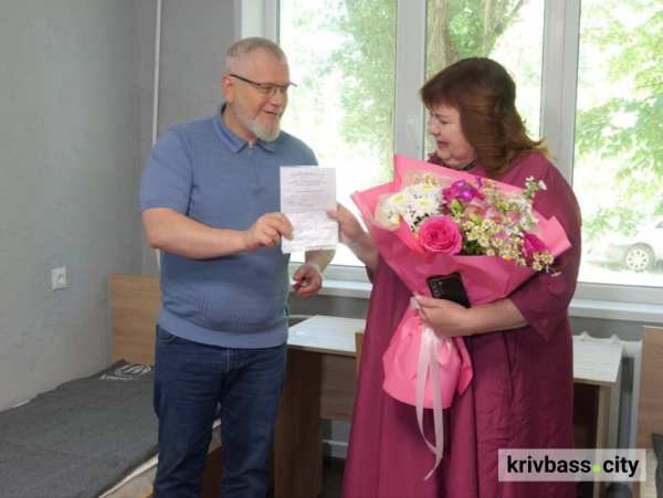 Втратили дім через війну: у Кривому Розі сім’ї переселенців вручили ключі від нового житла