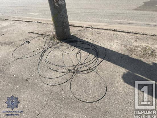 Зачепив і поїхав геть: у Кривому Розі фура знесла світлофор, водія розшукали
