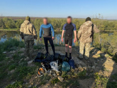 Житель Дніпропетровщини намагався перетнути кордон за допомогою підводного скутера