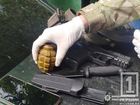 Гранатомети у квартирі: перед судом постане житель Кам'янського з величезним арсеналом зброї та пластидом