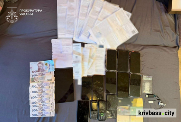 "Липові" благодійниці: у Кривому Розі затримали жінок, які оформлювали фейкові виплати за зруйноване житло