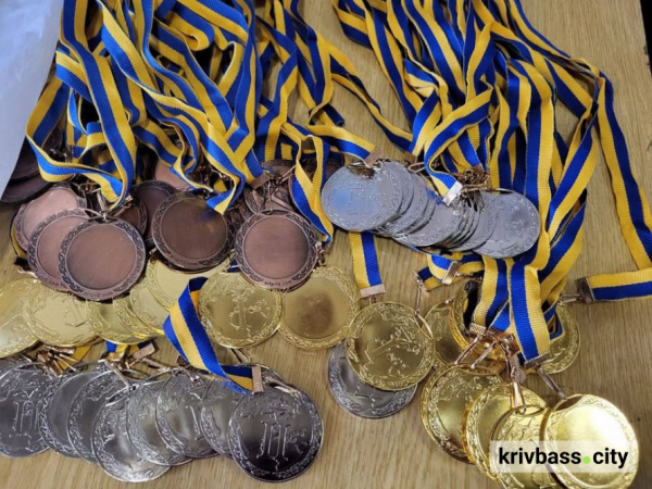 Майбутні чемпіони України: до Дня міста у Кривому Розі провели турнір з важкої атлетики серед дітей