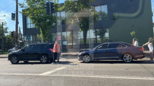 На проспекті Миру автомобіль Volkswagen врізався в Toyota