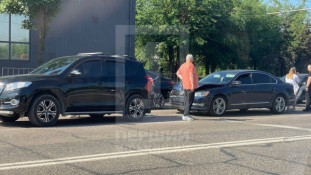 На проспекті Миру автомобіль Volkswagen врізався в Toyota