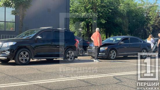 На проспекті Миру у Кривому Розі зіштовхнулися дві автівки