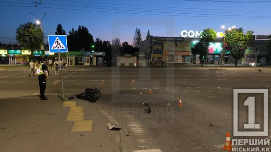 Невдалий поворот: на Ювілейній «Жигулі» протаранили мотоцикліста та «припаркувалися» біля кафе