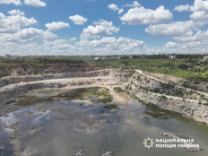 Незаконний видобуток граніту на Кіровоградщині завдав збитків на понад 1,2 мільярда гривень – одному з учасників схеми повідомлено про підозру