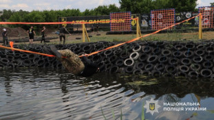 Поліцейські Дніпропетровщини долучилися до благодійного забігу на підтримку захисників України