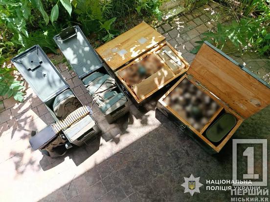 Продавав гранатомети та набої: на Дніпропетровщині затримали військового за торгівлю зброєю